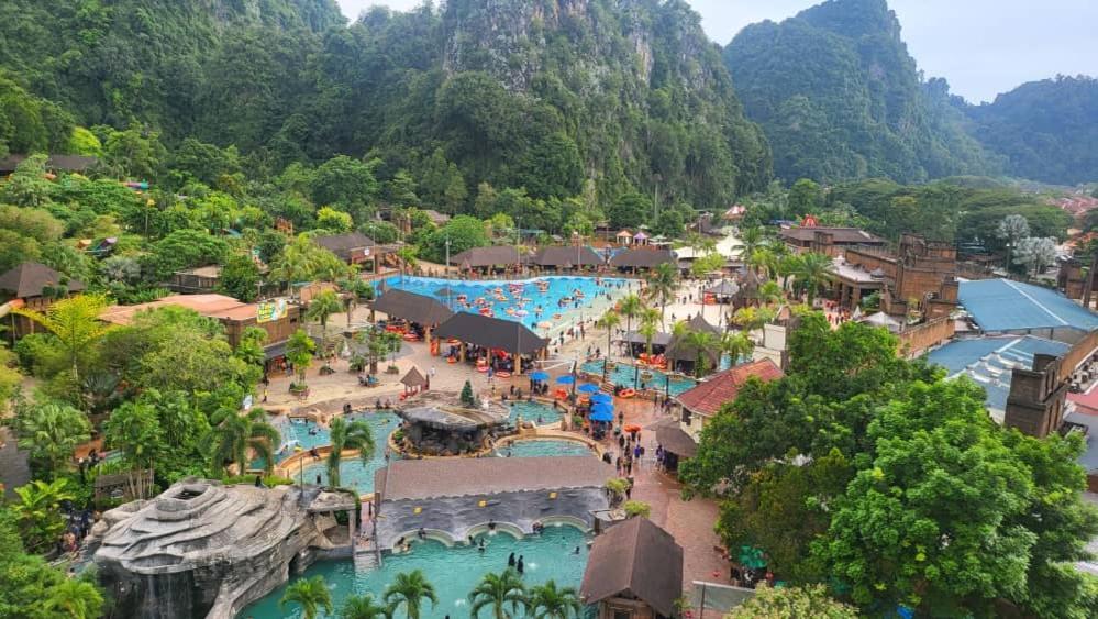 Sunway Onsen Hotspring 4 Pax 2003 Neighbour Of Lost World Of Tambun Pangsapuri *